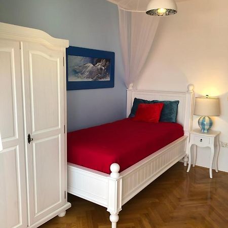 Apartment Betty Малинска Экстерьер фото