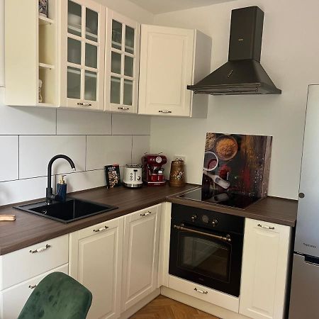 Apartment Betty Малинска Экстерьер фото