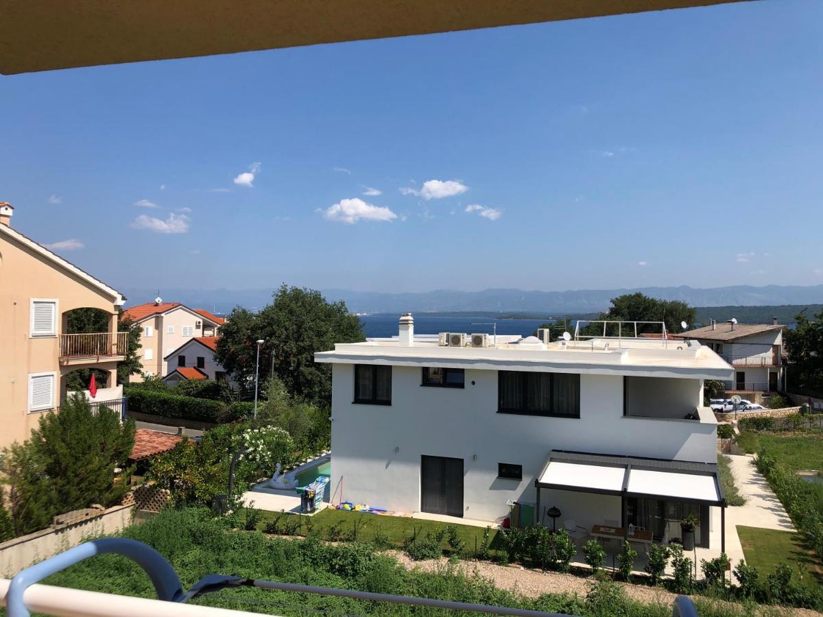 Apartment Betty Малинска Экстерьер фото