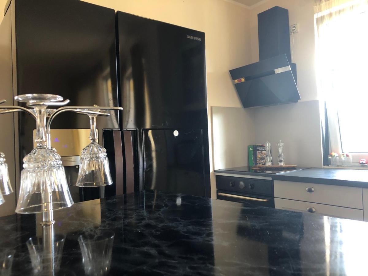 Apartment Betty Малинска Экстерьер фото