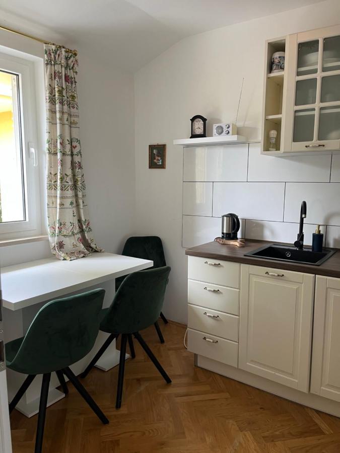 Apartment Betty Малинска Экстерьер фото